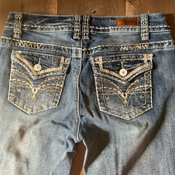 Almost Famous Jeans - Picture 5 of 10